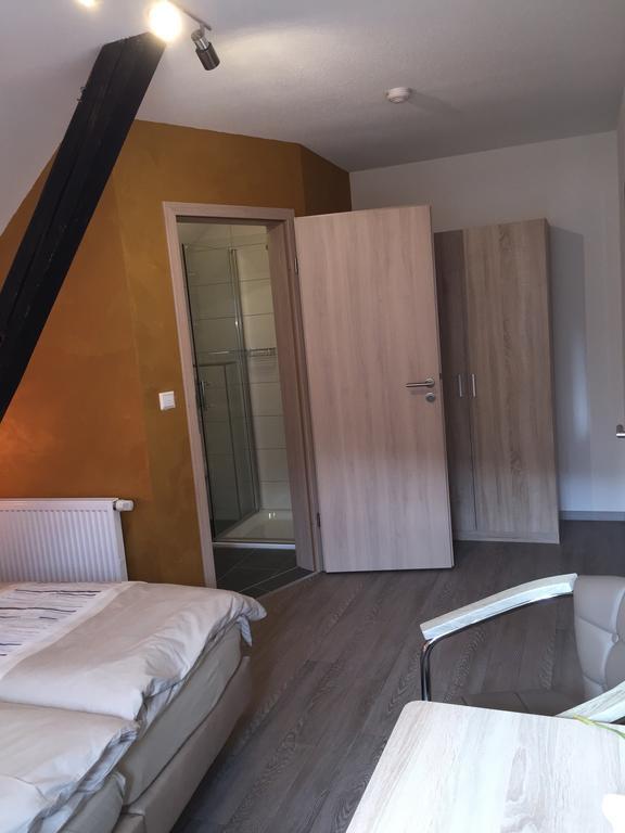 Hotel Zur Dorfschaenke Klotten Eksteriør bilde