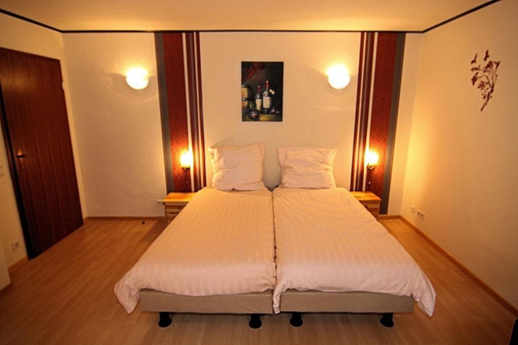 Hotel Zur Dorfschaenke Klotten Rom bilde