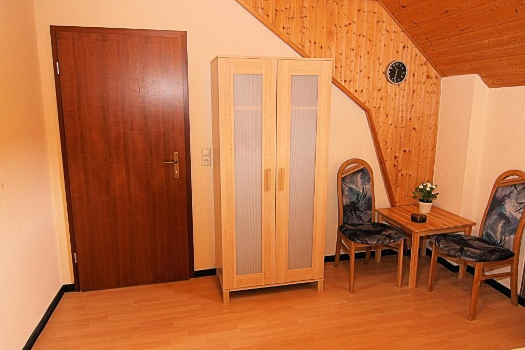 Hotel Zur Dorfschaenke Klotten Rom bilde