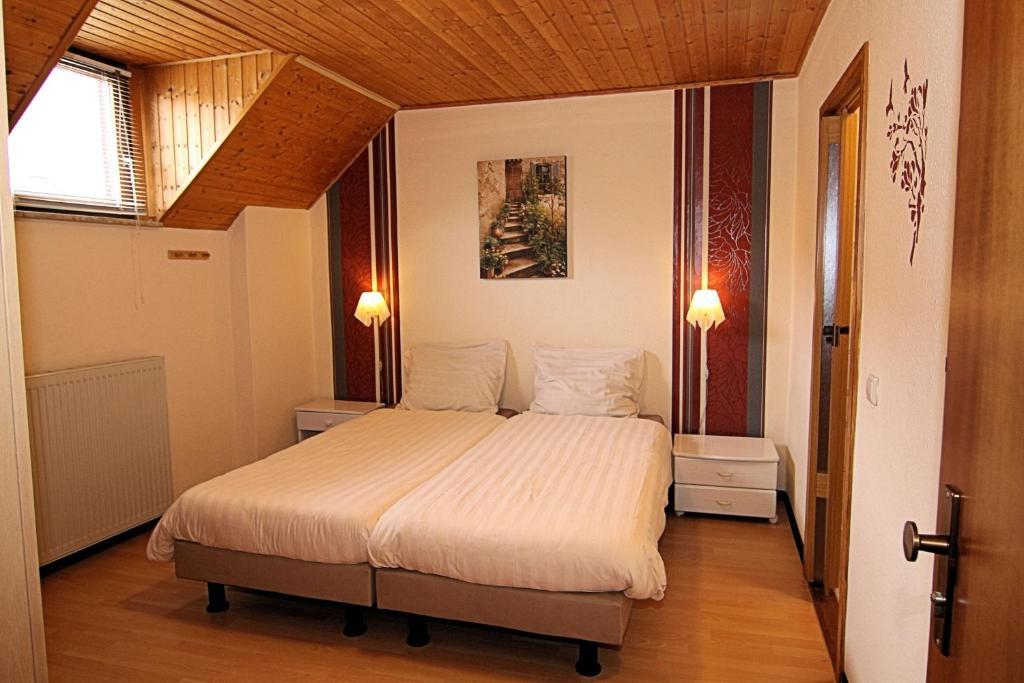 Hotel Zur Dorfschaenke Klotten Rom bilde
