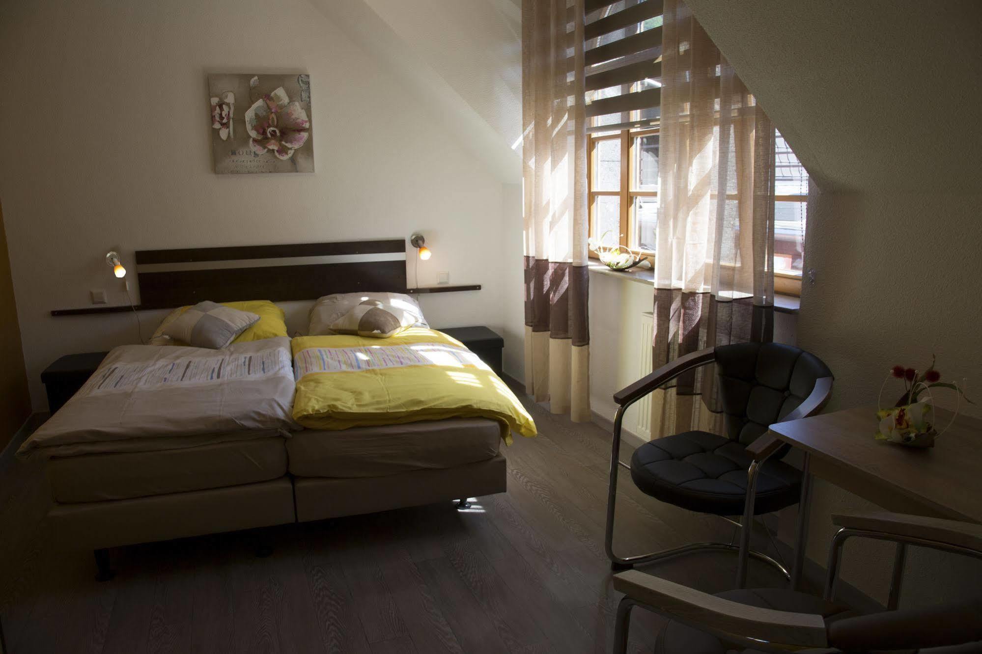Hotel Zur Dorfschaenke Klotten Eksteriør bilde