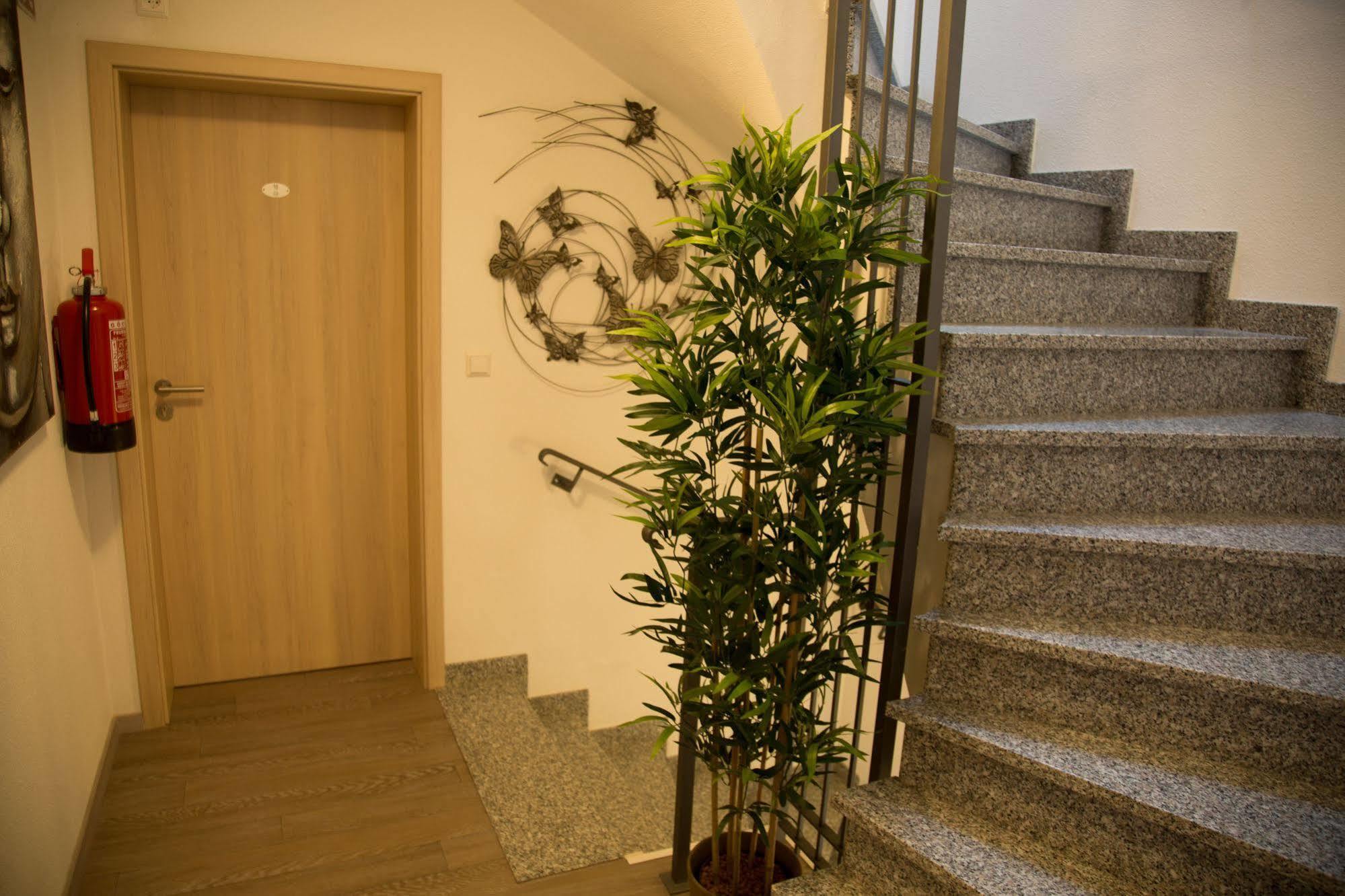 Hotel Zur Dorfschaenke Klotten Eksteriør bilde